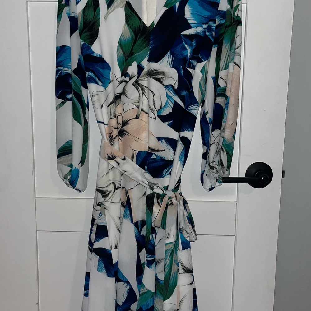 White House Black Market Blue and Green Floral Long Sleeve Dress